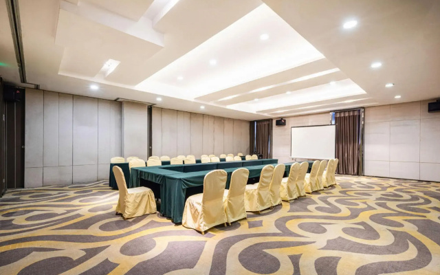 Xingtai Kangnian Fern Hotel (Zhongbei Century Plaza Beiguo Commercial Building)