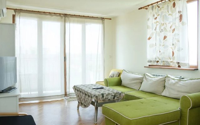 FM Deluxe 1-BDR Apartment - Just Like Home