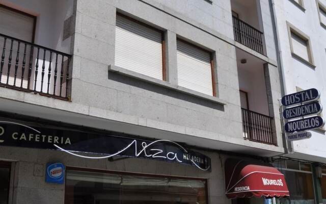 Отель Hostal Mourelos Испания, Эль-Грове - отзывы, цены и фото номеров - забронировать отель Hostal Mourelos онлайн вид на фасад