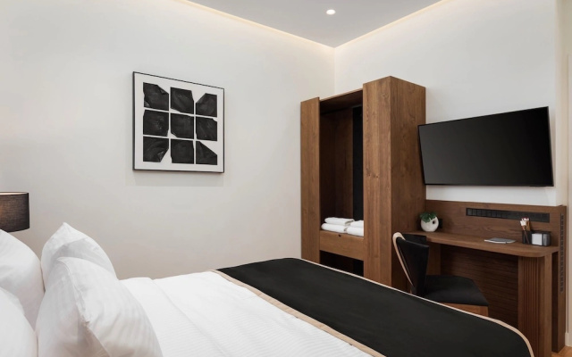 Voukourestiou Signature Suite