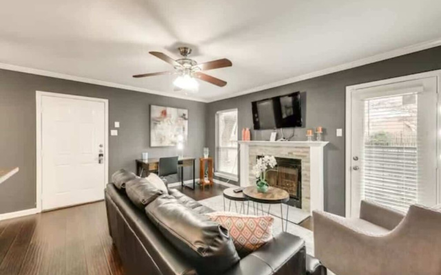 1BD Condo Pool South Irving I40