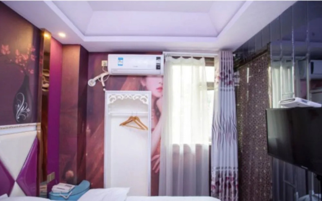 Shanghai Dream Of Rain Theme Hotel