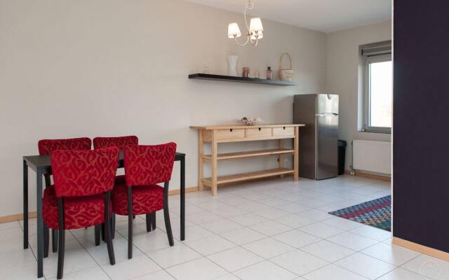 Апартаменты Arena Suite Apartment комната для гостей