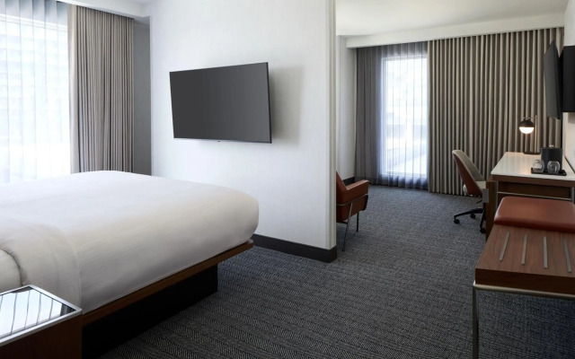 Courtyard By Marriott Montreal Laval