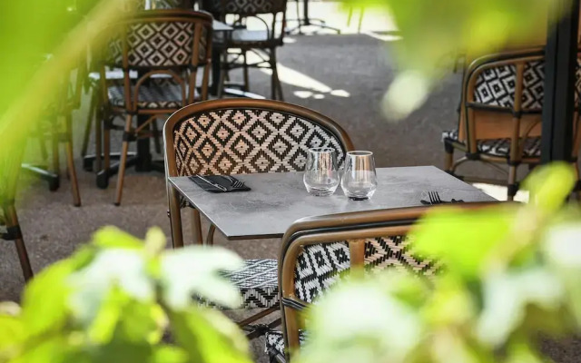 Hotel Le Belmont - Brasserie Du Guiers