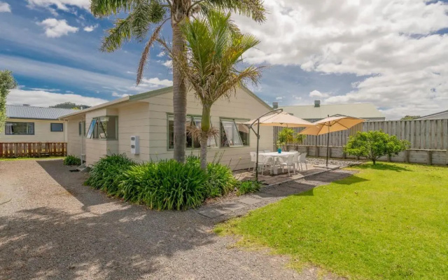 Whanau Surf Bach - Whangamata Holiday Home
