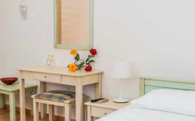 Melina Beach Hotel