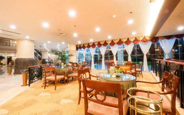 Chuxiong WeishengXiongbao Hotel