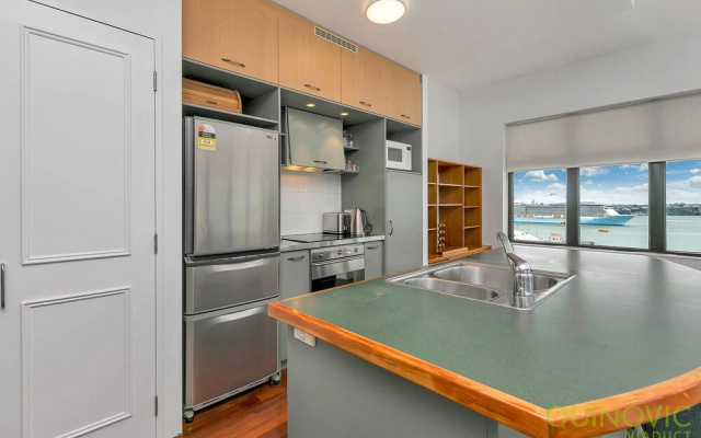 QV Waterfront City Centre Apartment -557
