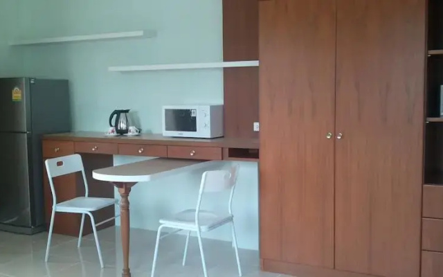 Cheewa Service Apartment