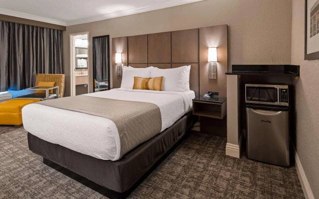 Cottonwood Airport & Expo Hotel Louisville