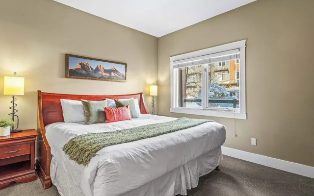 2 Bedroom Condo .Pool .Hot Tub .Gym .Spa
