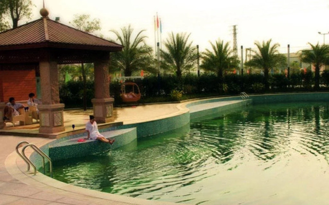 Huifeng Holiday