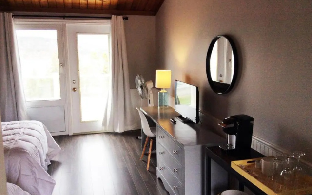 The Iona Heights Inn