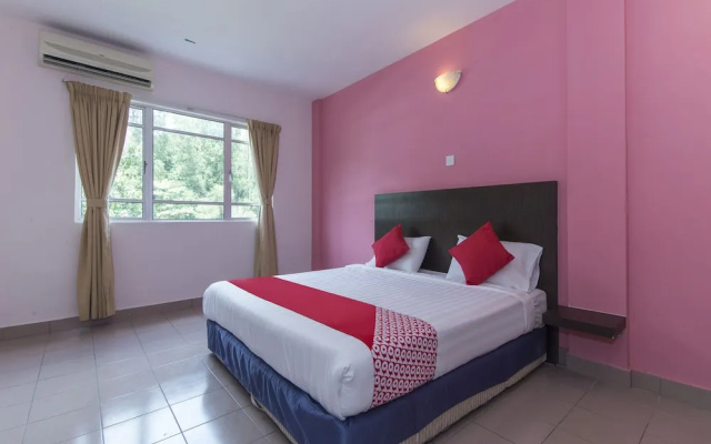 OYO 542 S2 Hotel