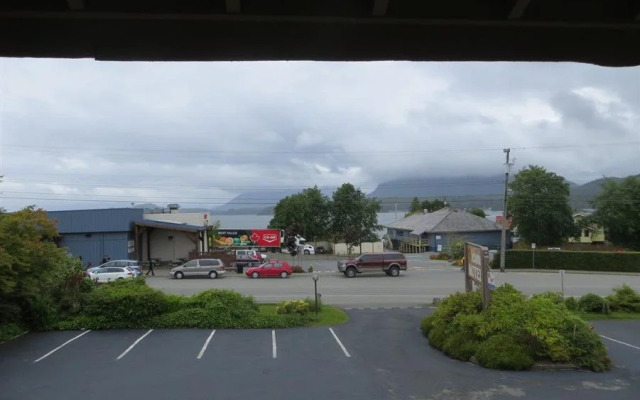 Schooner Motel