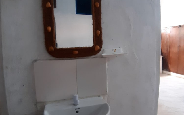 Mamdali Guest house