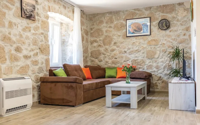 Amazing home in Ploce w/ WiFi and 3 Bedrooms