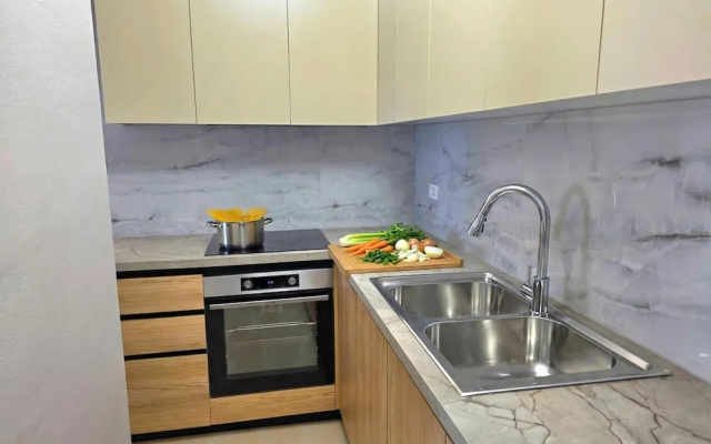Sea View Apartment in Durres Beach 100