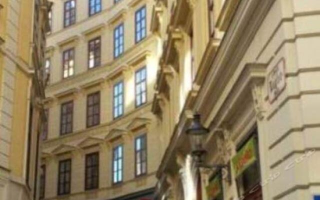 Отель Chez Cliche Serviced Apartments - Naglergasse Австрия, Вена - отзывы, цены и фото номеров - забронировать отель Chez Cliche Serviced Apartments - Naglergasse онлайн вид на фасад