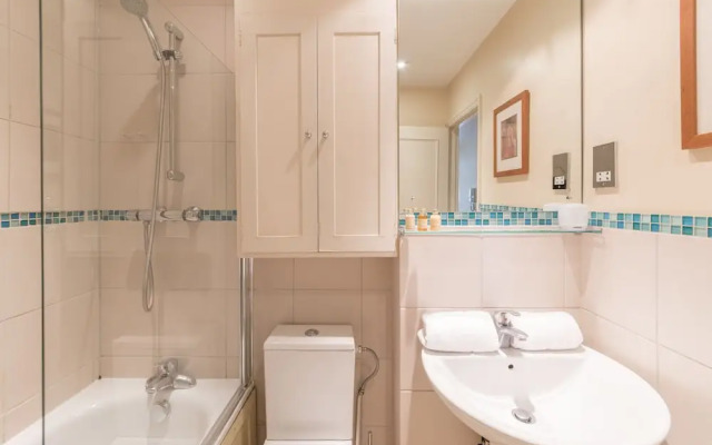 A Place Like Home - 2 Bedroom Apartment in Chelsea