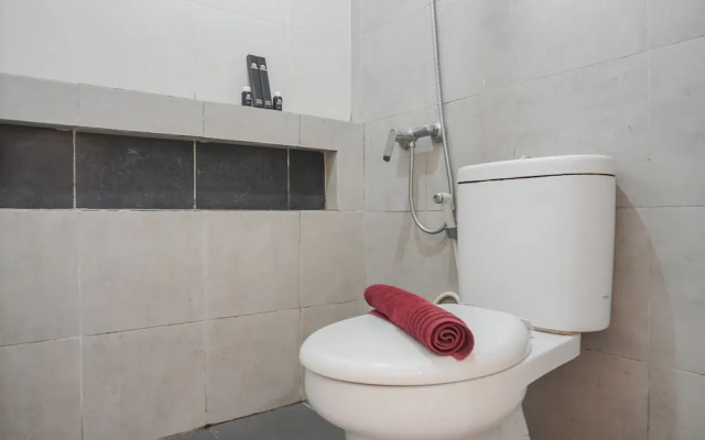 Fully Furnished With Elegant Design 2Br Bassura City Apartment