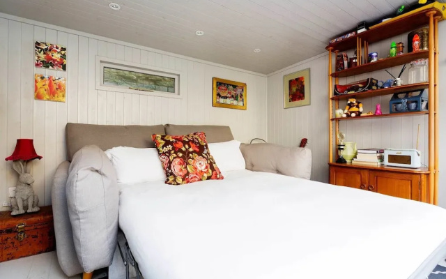 The Shepherd's Bush Hideaway