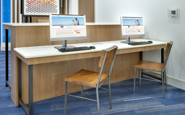 Holiday Inn Express & Suites Plano East - Richardson by IHG