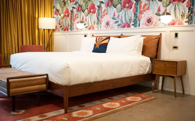 Rise Uptown Hotel