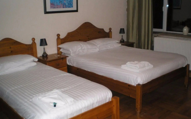 Hadrian Lodge