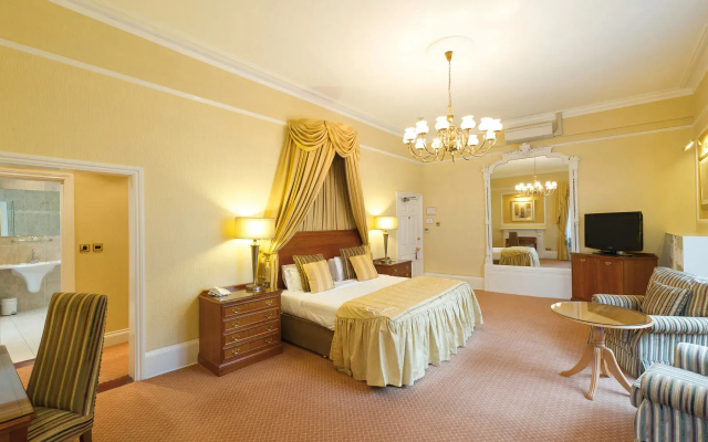 The Royal & Fortescue