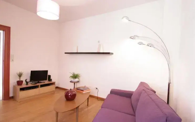 Trone Apartment