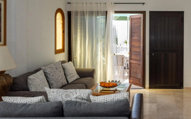 Las Carabelas 8, next to the Sea and all Amenities