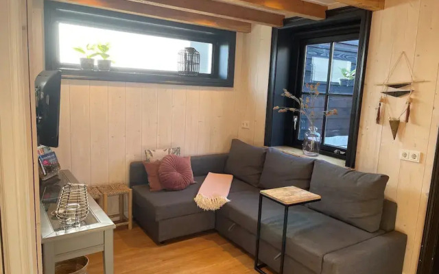 Inviting Chalet in Monnickendam With Garden