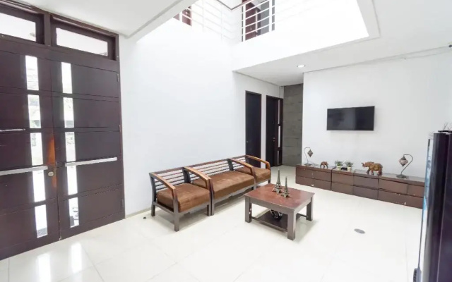 Oyo 1953 Residence Stasiun Tebet Syariah