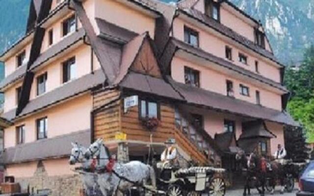 Отель Wynajem Pokoi Stachon Поронин вид на фасад