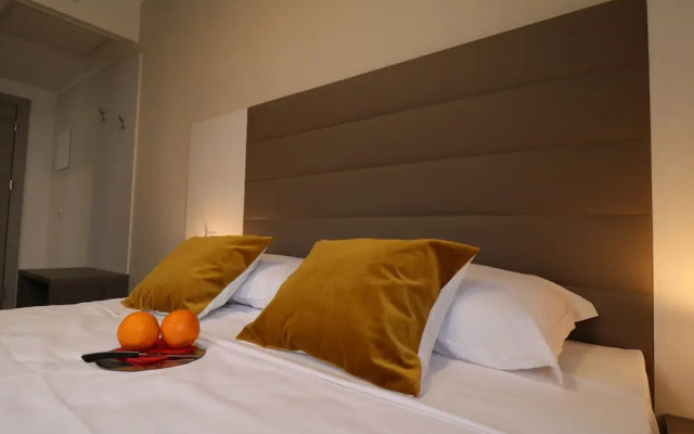 Blu Hotel 4 4 S.R.L.
