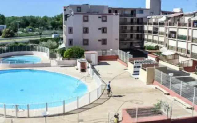 Nice 24m With Balcony Residence With Pool