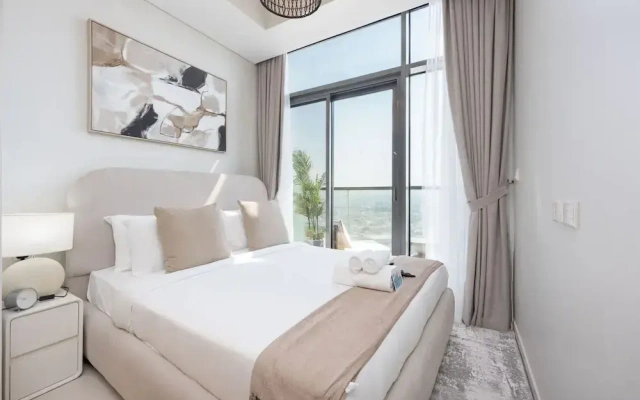 Modern Luxe 2BR in Business Bay