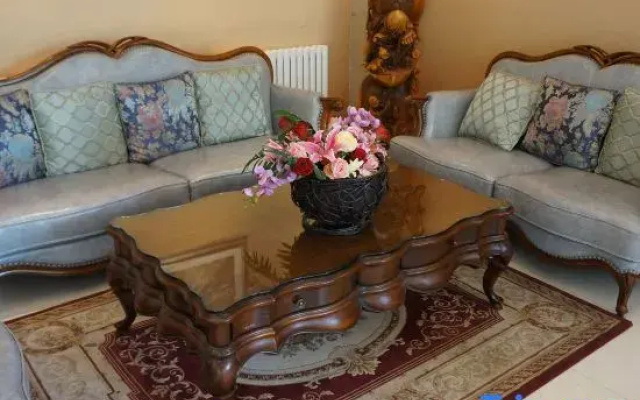 Yantai Qianwei Yongju Hotel