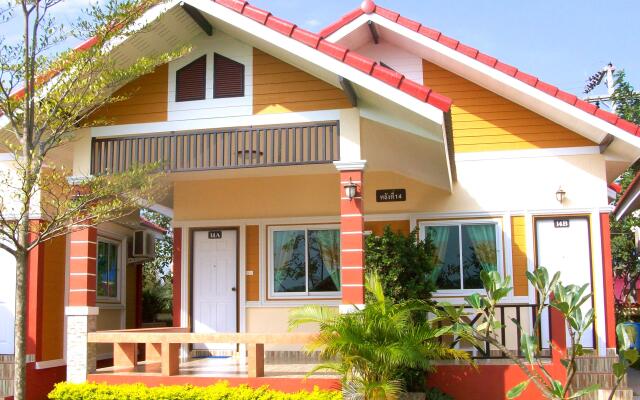 Отель Rimbueng Resort Pranburi вид на фасад