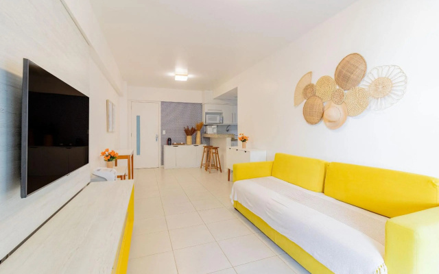RV05 Excelente Quarto e Sala Pé na Areia