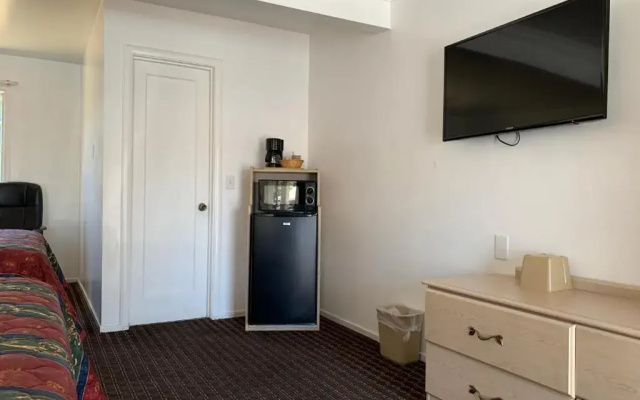 Lark Motel