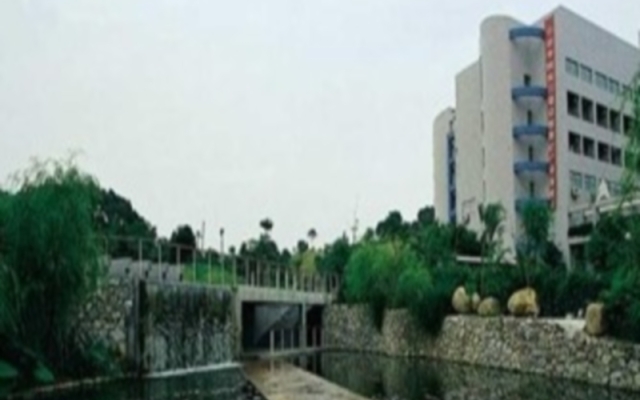 Отель Yanhanshan Hotel Китай, Шэньчжэнь - отзывы, цены и фото номеров - забронировать отель Yanhanshan Hotel онлайн вид на фасад