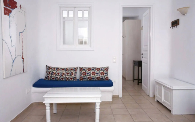 Yakinthos Residence