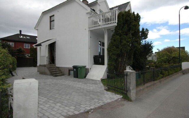 Отель Solferie Holiday Apt. Torridalsveien Норвегия, Кристиансанд - отзывы, цены и фото номеров - забронировать отель Solferie Holiday Apt. Torridalsveien онлайн вид на фасад