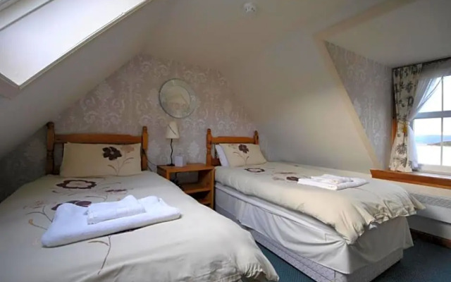 Saucy Mary's Private Rooms & Hostel
