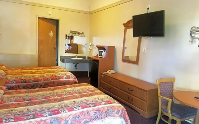 Travelers Lodge