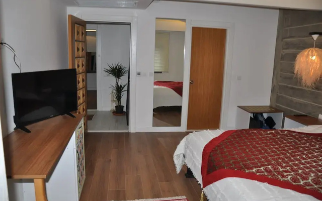 Atroa Otel