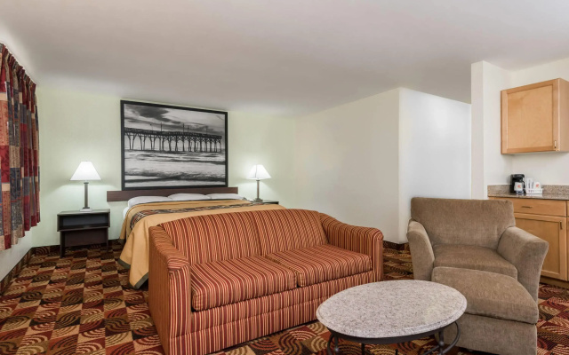 Super 8 by Wyndham Fayetteville